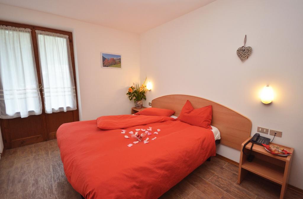Albergo Sporting Пейо Фонти Екстериор снимка