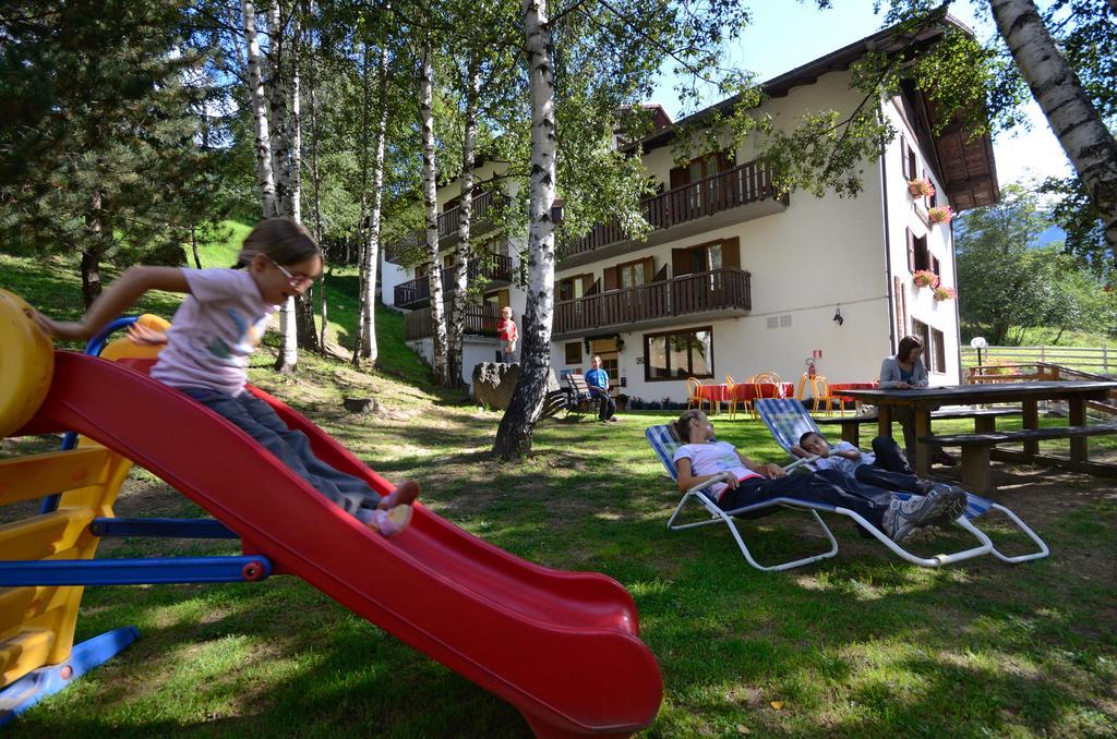 Albergo Sporting Пейо Фонти Екстериор снимка