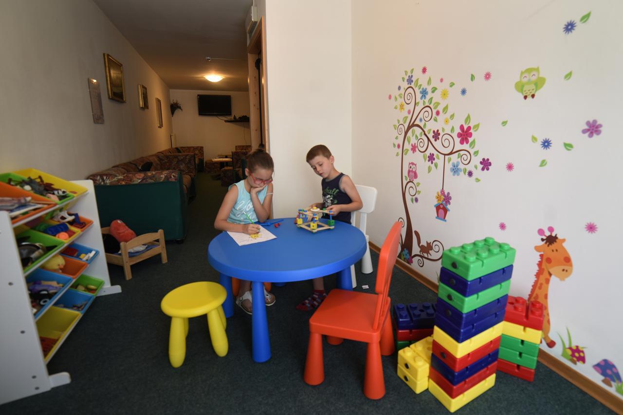 Albergo Sporting Пейо Фонти Екстериор снимка